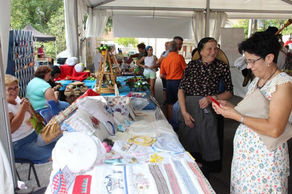festafroitaencaixe93B46255-9E26-708D-CCD0-C482054D9385.jpg