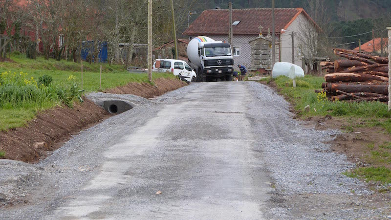 O Concello de Lousame inicia as obras de mellora nos accesos á localidade de Pousada