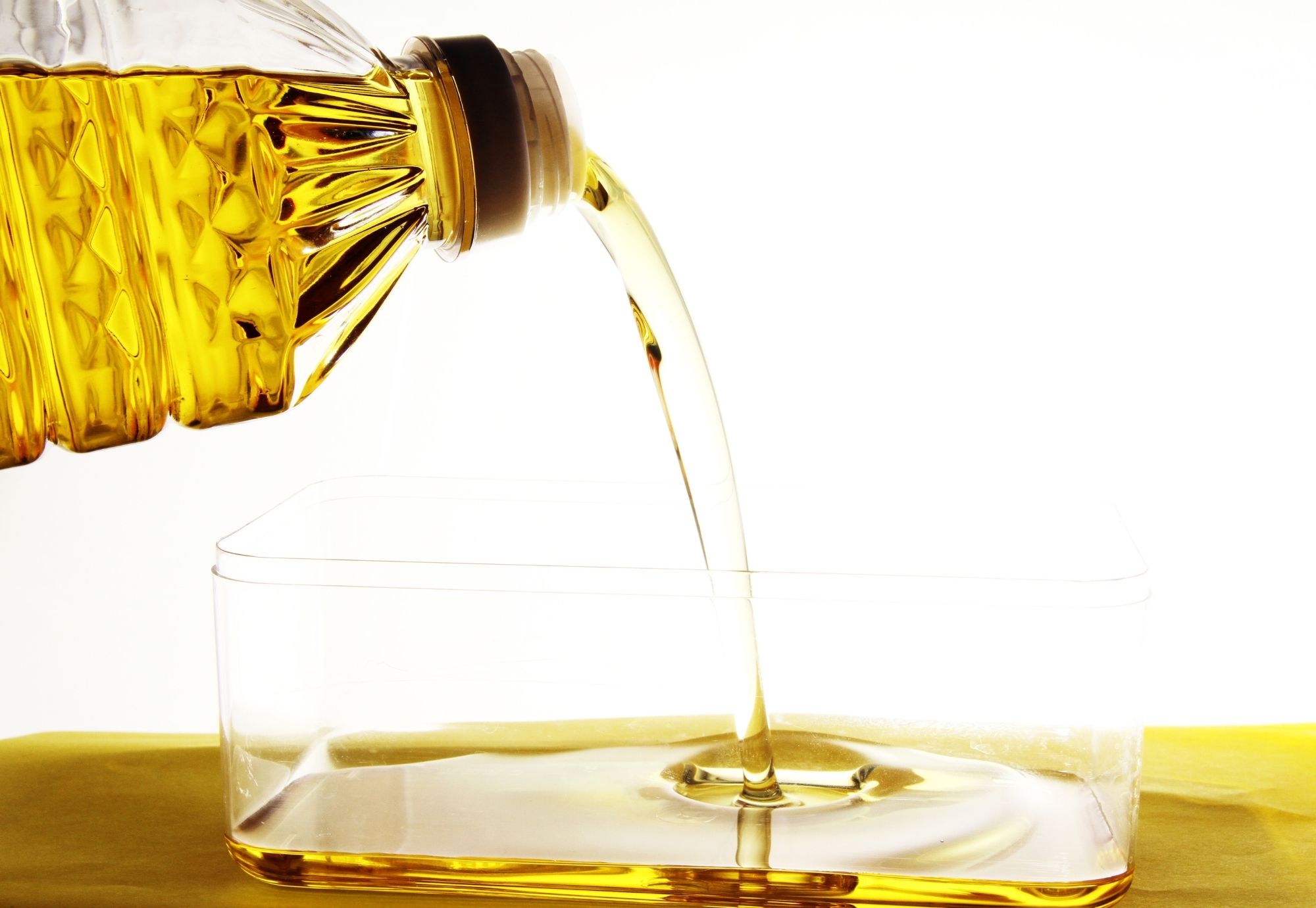 O Concello de Lousame instala depósitos para o aceite usado en todas as parroquias