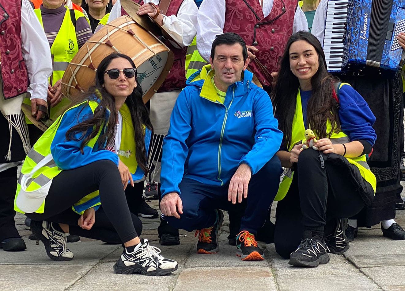 As voluntarias europeas de Lousame impartirán un taller de adornos de Nadal e unha segunda edición do programa de actividades de ocio en inglés